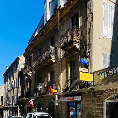 Deux Pieces Au Coeur De *